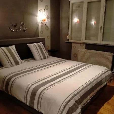 Maison Au Champ Du Souvenir 5 8 Personnes Becordel-Becourt