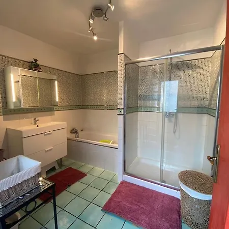 Maison Au Champ Du Souvenir 5 8 Personnes Feriehus *