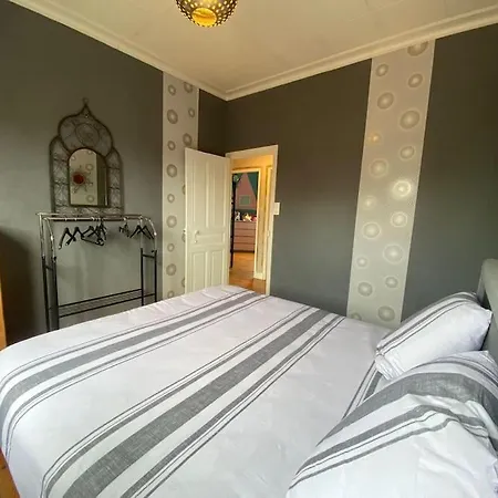 Maison Au Champ Du Souvenir 5 8 Personnes Becordel-Becourt